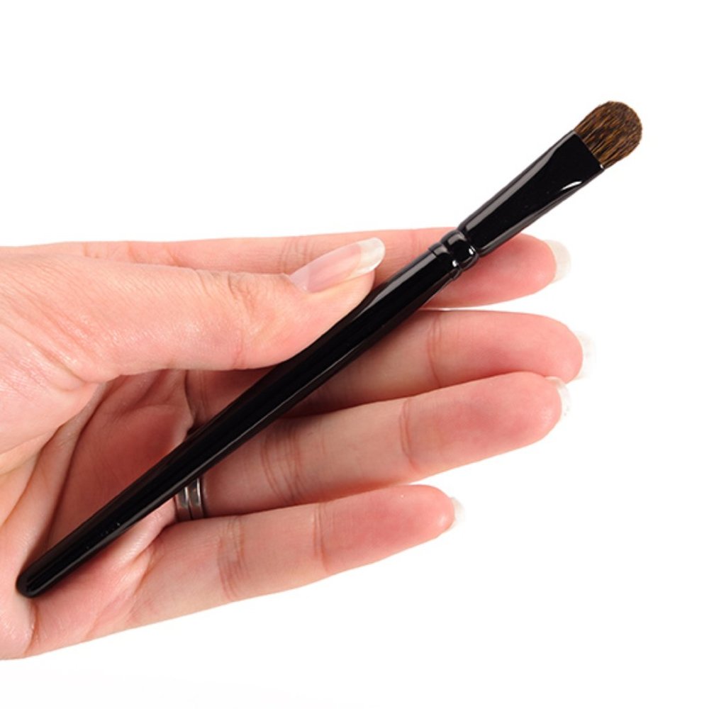 Wayne Goss eye brush 18